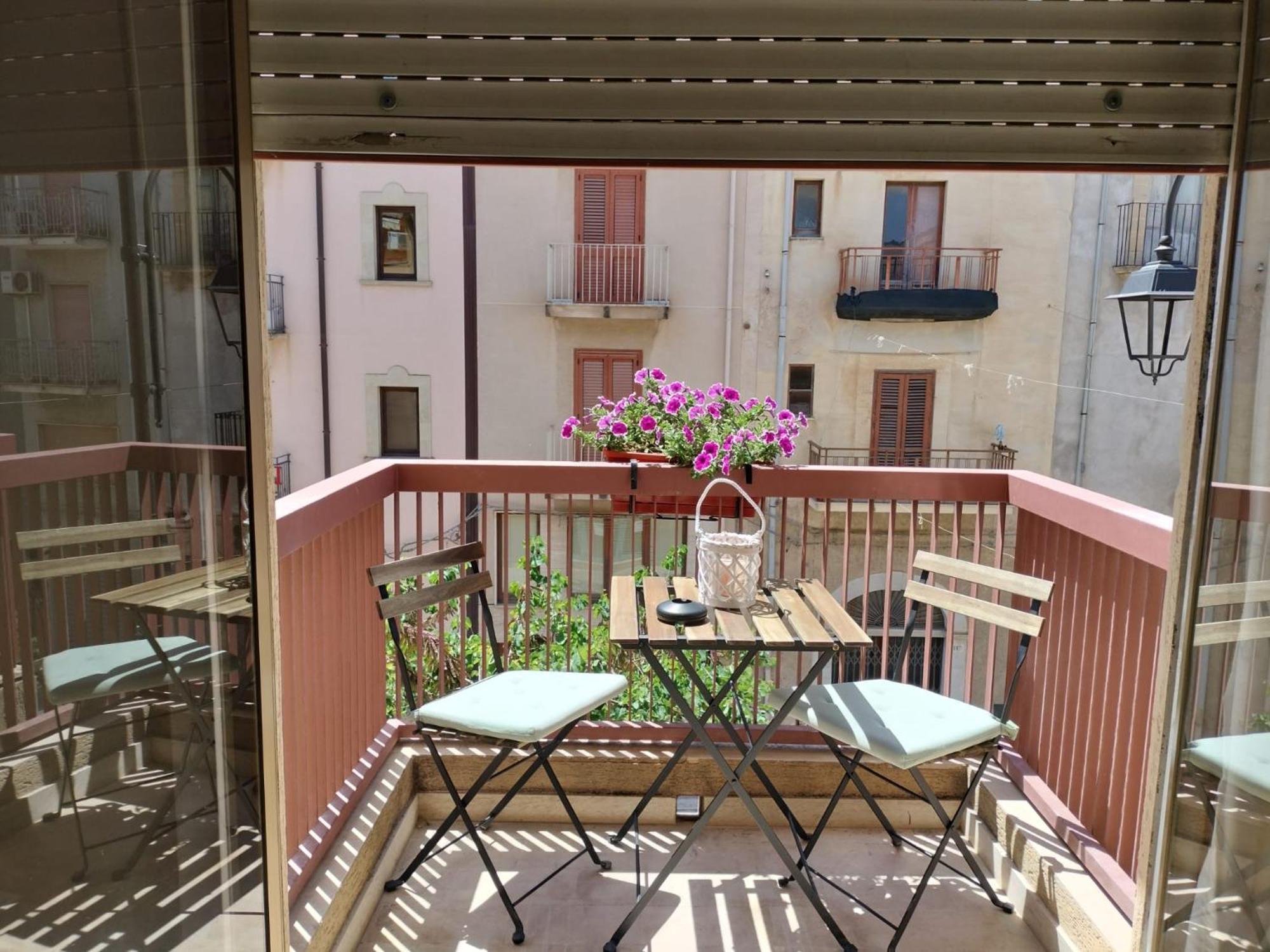 D&P Suites 1 Salemi ภายนอก รูปภาพ